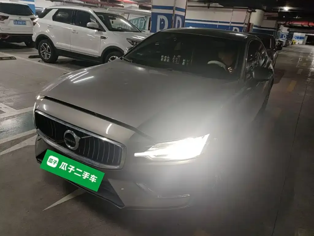 2021 Volvo S60 T4 Luxury