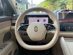 2024 Aito M7 1.5T RWD Smart Driving Pro 5-seat, чёрный — фото 11