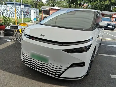 2025 Xpeng X9 EV 740 Extra Long Range Max