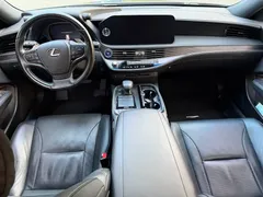 2021 Lexus LS 500h Excellence, чёрный — фото 6