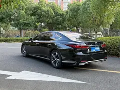 2021 Lexus LS 500h Excellence, чёрный — фото 10