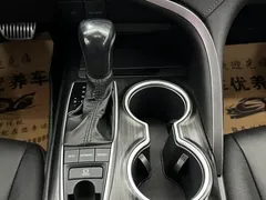2021 Toyota Camry 2.5G Luxury, белый — фото 14