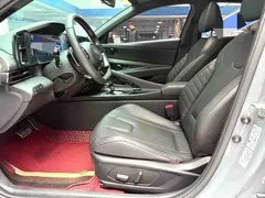 2022 Hyundai Elantra 240TGDi DCT LUX Premium — фото 5