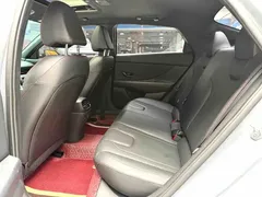 2022 Hyundai Elantra 240TGDi DCT LUX Premium — фото 7