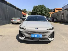 2022 Changan UNI-V 1.5T Premium — фото 2