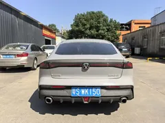 2022 Changan UNI-V 1.5T Premium — фото 10
