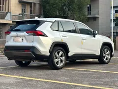 2022 Toyota RAV4 2.0L CVT 2WD Fashion Plus, белый — фото 9