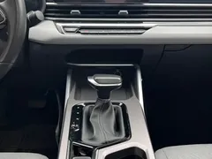 2022 Geely Emgrand 4th Gen 1.5L CVT Flagship, белый — фото 18