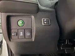 2020 Honda Vezel 1.5L CVT Pioneer, белый — фото 17