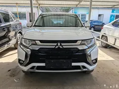 2021 Mitsubishi Outlander 2.0L 2WD 5-seat, белый — фото 3