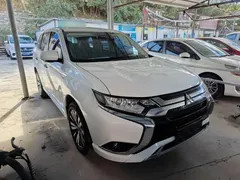 2021 Mitsubishi Outlander 2.0L 2WD 5-seat, белый — фото 4