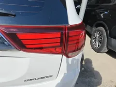 2021 Mitsubishi Outlander 2.0L 2WD 5-seat, белый — фото 8