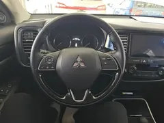 2021 Mitsubishi Outlander 2.0L 2WD 5-seat, белый — фото 11