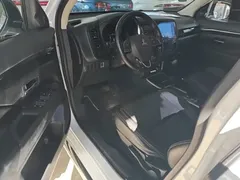 2021 Mitsubishi Outlander 2.0L 2WD 5-seat, белый — фото 15