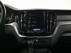2021 Volvo XC60 4WD Luxury — фото 12
