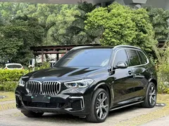 2022 BMW X5 40Li M Sport Package, чёрный — фото 1