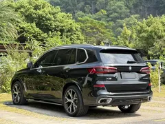 2022 BMW X5 40Li M Sport Package, чёрный — фото 15