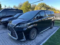 2020 Lexus LM 300h 7-seat, чёрный — фото 1