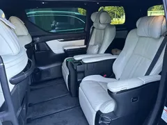 2020 Lexus LM 300h 7-seat, чёрный — фото 4