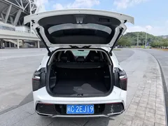 2023 Hongqi HS3 1.5T 2WD, белый — фото 10