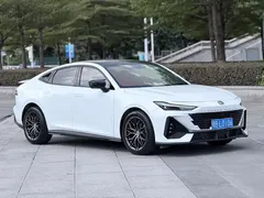 2023 Changan UNI-V 1.5T Premium, белый — фото 3