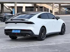 2023 Changan UNI-V 1.5T Premium, белый — фото 4
