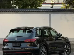 2021 Volkswagen Touareg 3.0TSI Sport Package, чёрный — фото 3