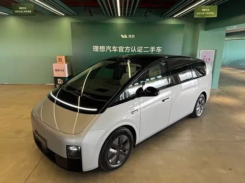 2024 Li Auto MEGA Ultra