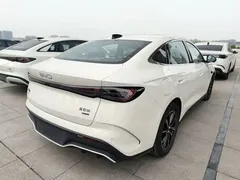 2025 BYD Seal 06 DM-i PHEV 120KM Smart Driving Premium, белый — фото 24