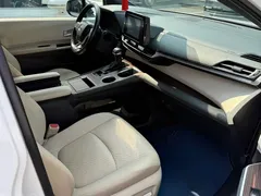 2021 Toyota Sienna 2.5L Hybrid Luxury, белый — фото 7