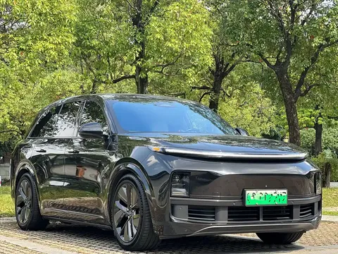 2023 Li Auto L8