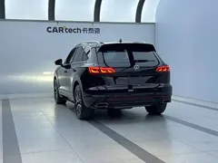 2023 Volkswagen Touareg 3.0TSI Classic Sport Package, чёрный — фото 4