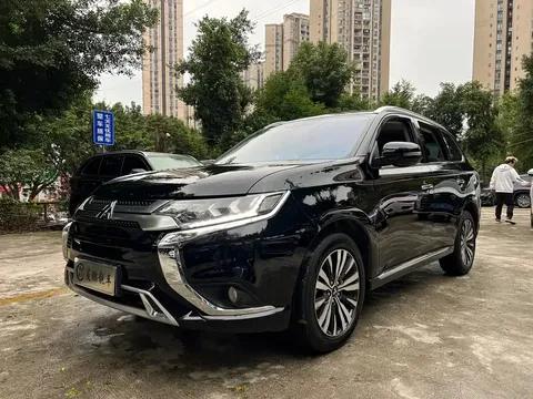 2021 Mitsubishi Outlander 2.4L 4WD 5-seat