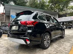2021 Mitsubishi Outlander 2.4L 4WD 5-seat, чёрный — фото 20