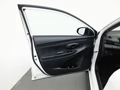 2022 Toyota Yaris L Zhixuan X 1.5L CVT Leading Plus, белый — фото 8