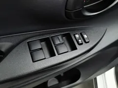 2022 Toyota Yaris L Zhixuan X 1.5L CVT Leading Plus, белый — фото 9