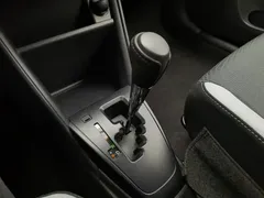 2022 Toyota Yaris L Zhixuan X 1.5L CVT Leading Plus, белый — фото 13