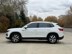 2022 Volkswagen Tayron 280TSI 2WD Luxury, белый — фото 8