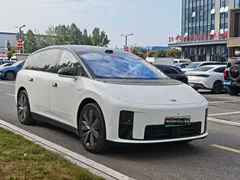 2025 Li Auto i8 Standard, белый — фото 3