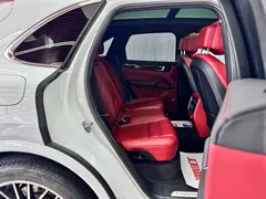2022 Porsche Cayenne 3.0T Platinum, белый — фото 19
