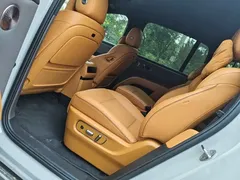 2025 Li Auto i8 Standard — фото 5