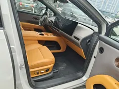 2025 Li Auto i8 Standard — фото 6