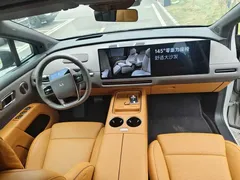 2025 Li Auto i8 Standard — фото 7
