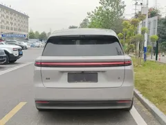 2025 Li Auto i8 Standard — фото 9