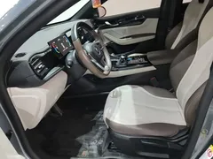 2024 BYD Qin PLUS Honor DM-i PHEV 55km Leading — фото 15