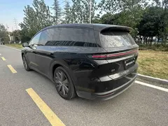 2025 Li Auto i8 Standard, чёрный — фото 8