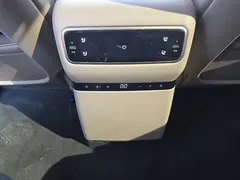 2025 Li Auto i8 Standard, белый — фото 12