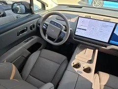 2025 Li Auto i8 Standard, белый — фото 15