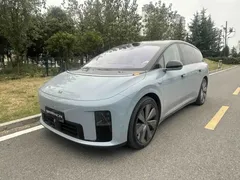 2025 Li Auto i8 Standard, синий — фото 1