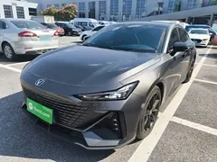 2023 Changan UNI-V 1.5T Premium — фото 2